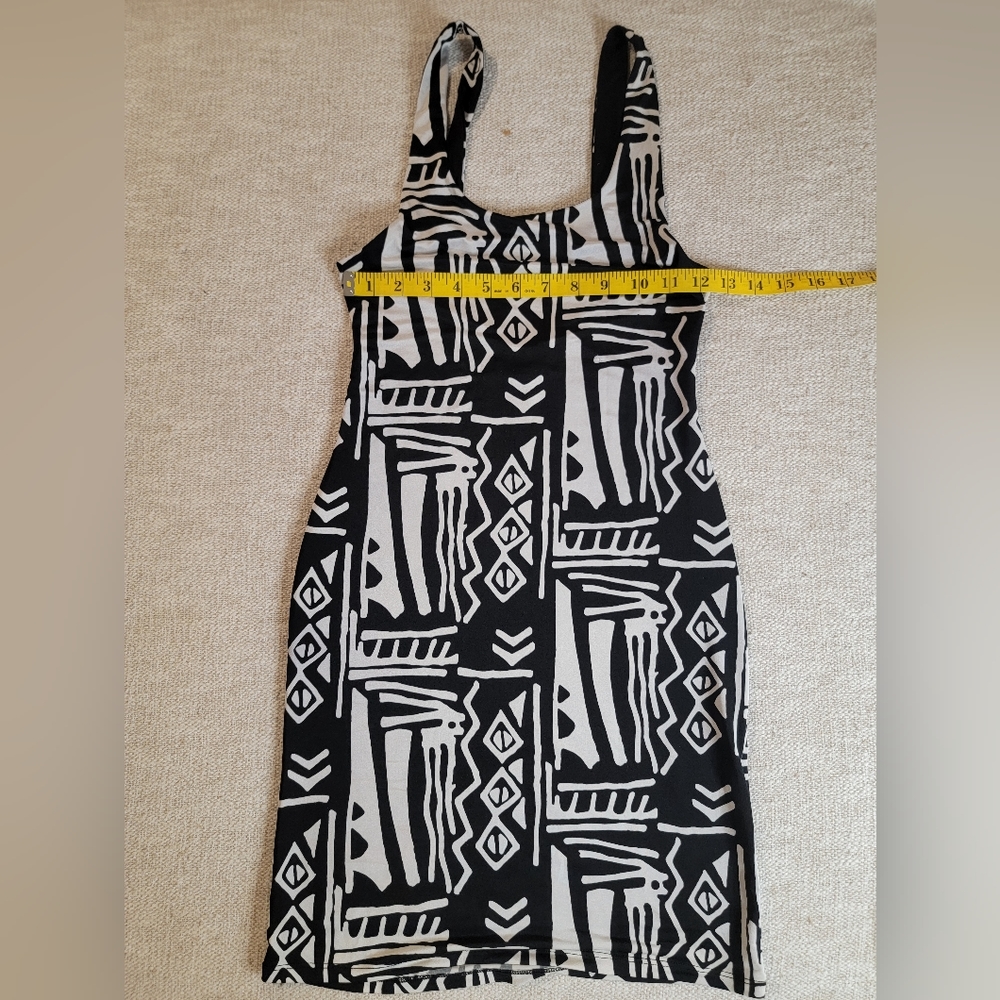 Dress - Picture 3 of 5